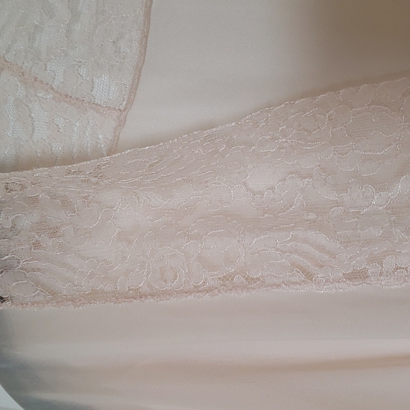 Vintage Michelene Peignoir Robe - Picture 3 of 16